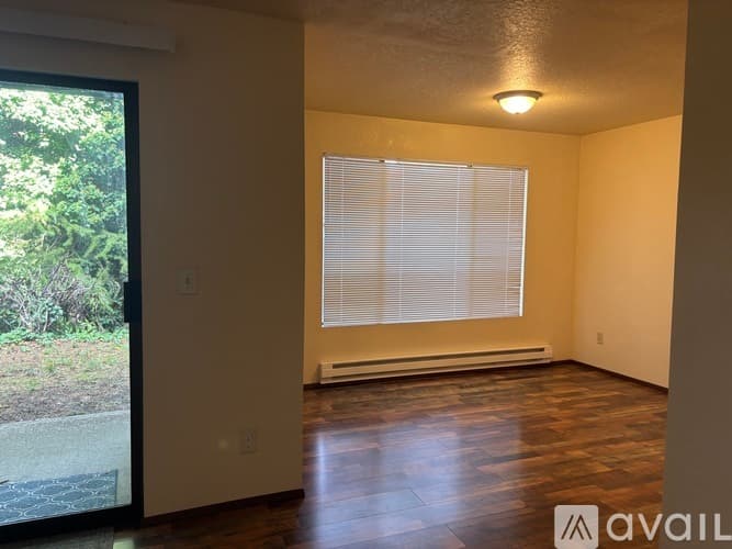 Kent Apartment: 405 East Titus Street