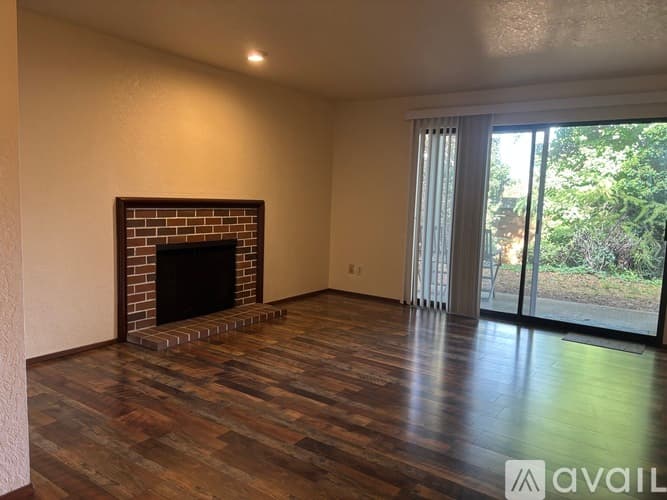 Kent Apartment: 405 East Titus Street