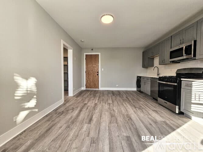 Glencoe Condo: 373 Hazel Ave