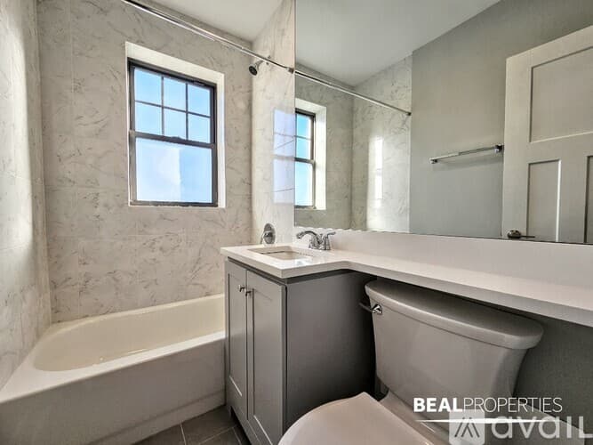 Glencoe Condo: 373 Hazel Ave