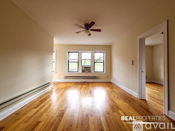 Chicago Apartment: 3720 N Pine Grove Ave