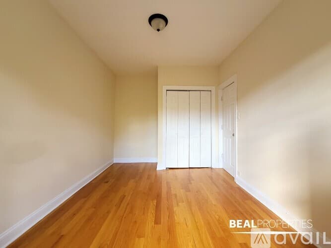 Chicago Apartment: 3720 N Pine Grove Ave