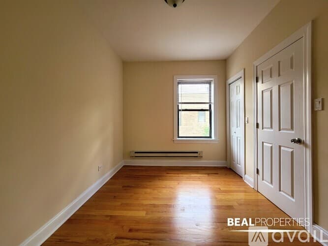 Chicago Apartment: 3720 N Pine Grove Ave