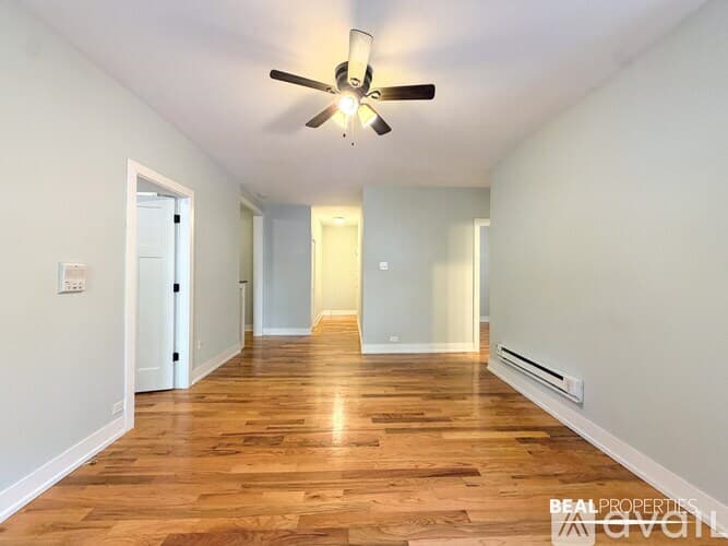 Chicago Apartment: 3720 N Pine Grove Ave