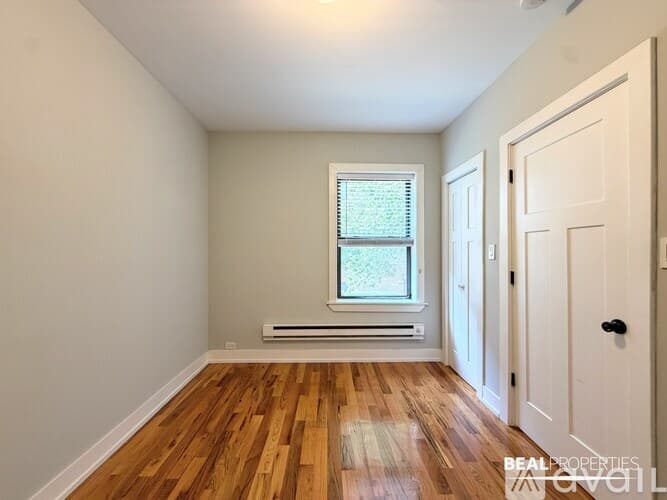 Chicago Apartment: 3720 N Pine Grove Ave