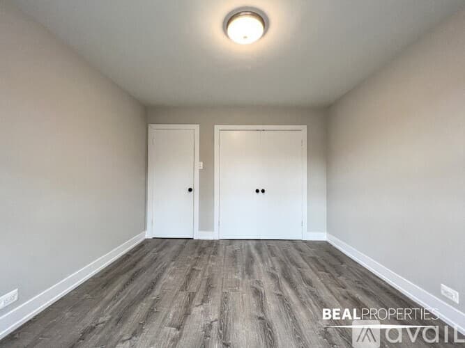 Chicago Condo: 445 W Wellington Ave