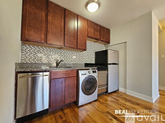 Chicago Condo: 550 W Arlington Pl