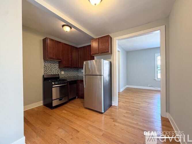 Chicago Condo: 3720 N Pine Grove Ave
