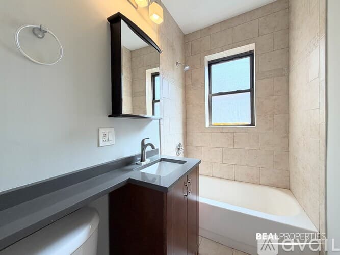 Chicago Condo: 3720 N Pine Grove Ave