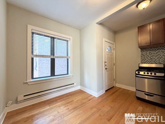 Chicago Condo: 3720 N Pine Grove Ave
