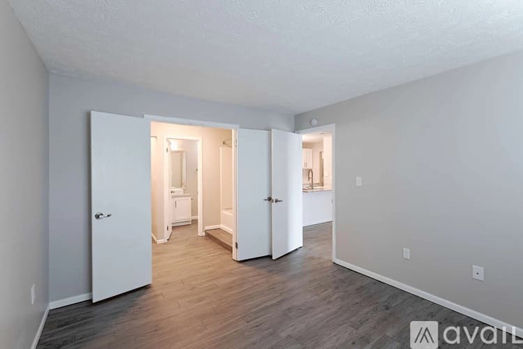 Carnot-Moon Apartment: 916 Beaver Grade Road