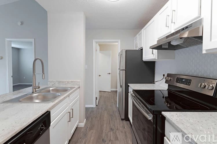Carnot-Moon Apartment: 916 Beaver Grade Road
