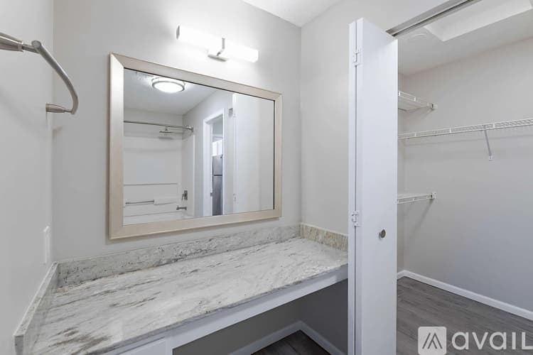 Carnot-Moon Apartment: 916 Beaver Grade Road