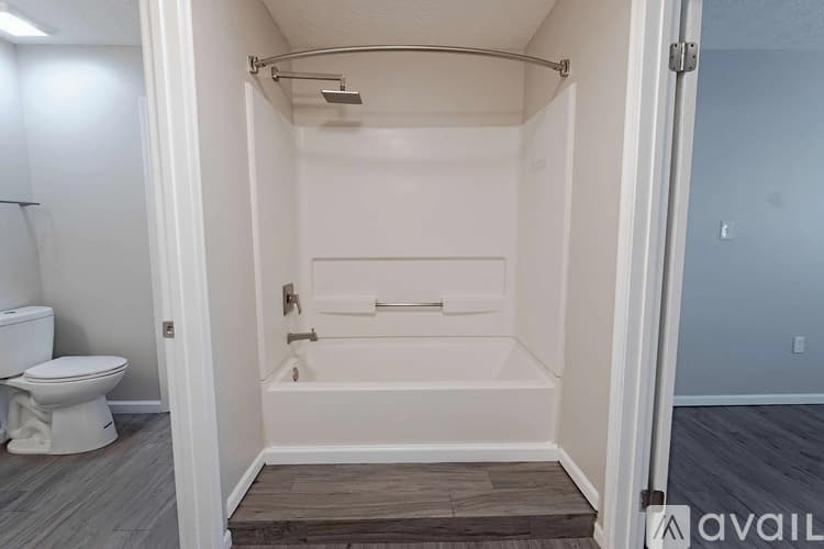 Carnot-Moon Apartment: 916 Beaver Grade Road