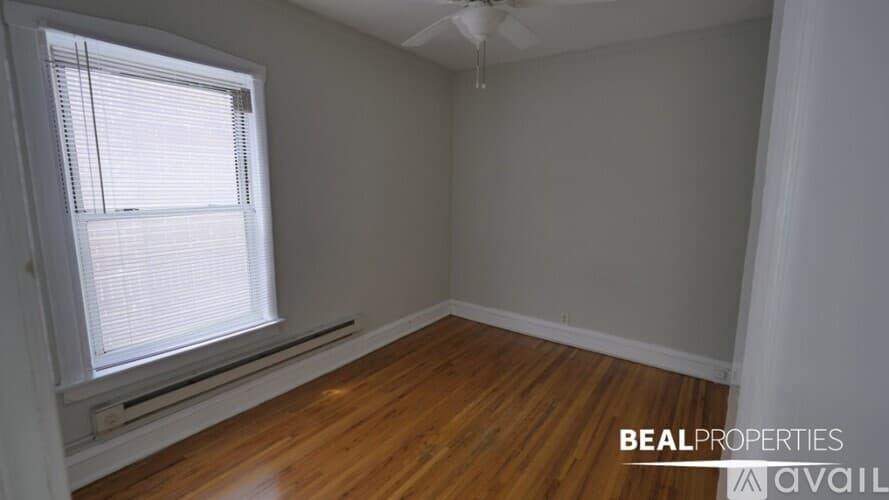 Chicago Condo: 628 W Barry Ave