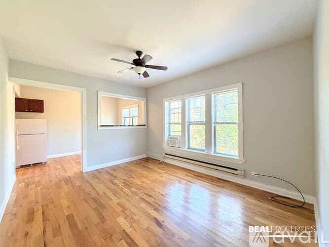 Chicago Condo: 628 W Barry Ave