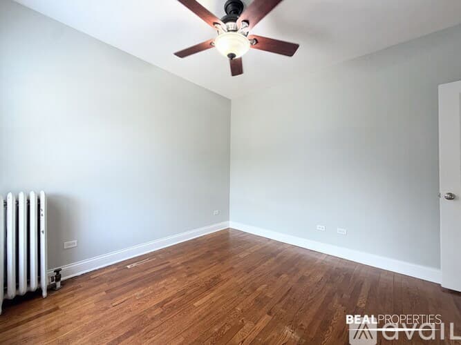 Chicago Condo: 740 W Addison St