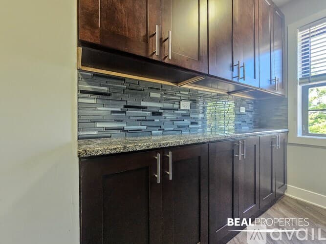 Highland Park Condo: 730 Judson Ave