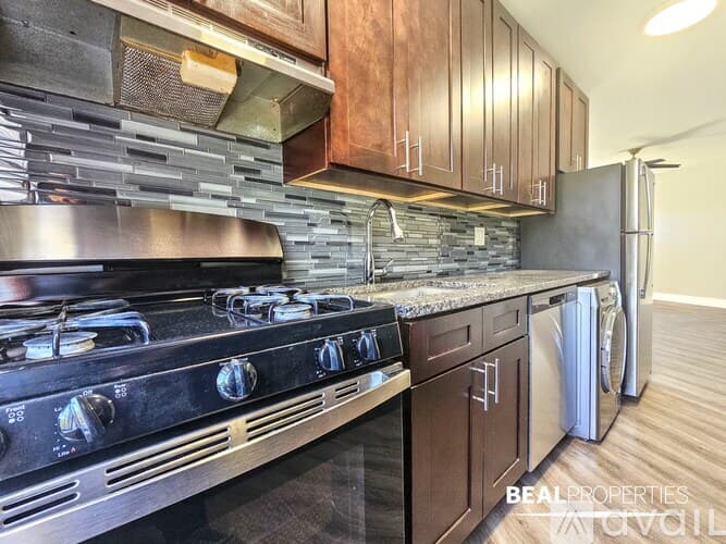 Highland Park Condo: 730 Judson Ave