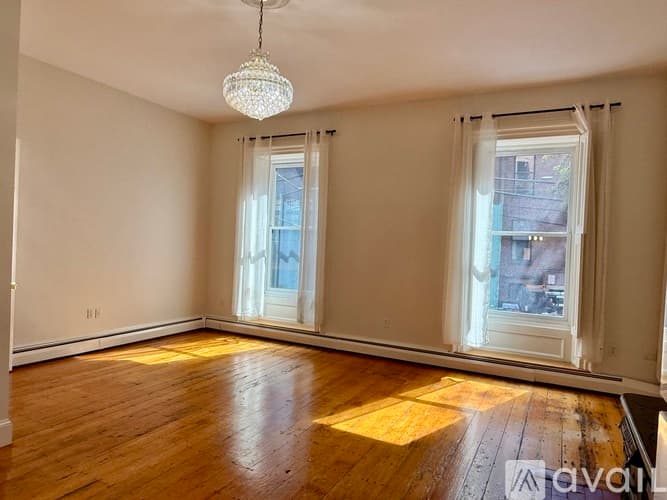 Boston Apartment: 141 Beacon St