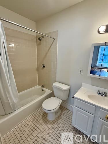 Boston Apartment: 141 Beacon St