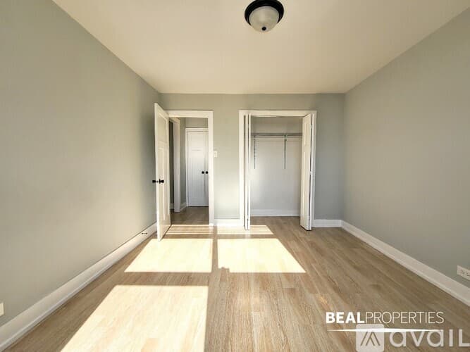 Chicago Condo: 445 W Wellington Ave