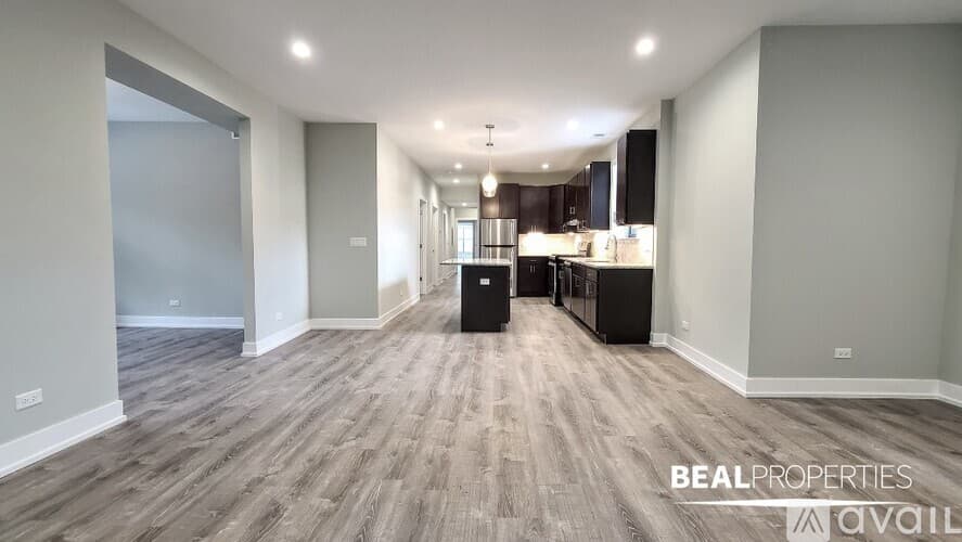 Evanston Condo: 1136 Maple Ave