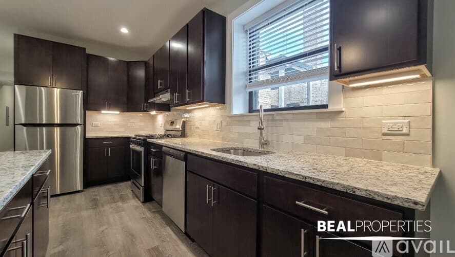 Evanston Condo: 1136 Maple Ave