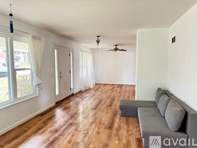 Ballwin House: 1211 Fieldhurst Drive