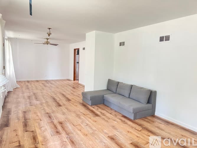 Ballwin House: 1211 Fieldhurst Drive