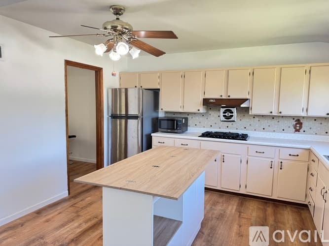 Ballwin House: 1211 Fieldhurst Drive