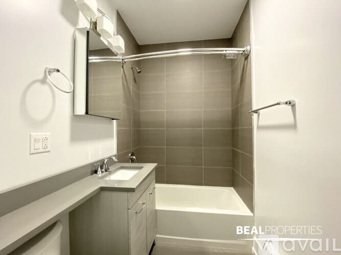 Winnetka Condo: 545 Chestnut St