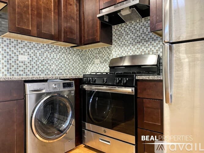 Winnetka Condo: 545 Chestnut St