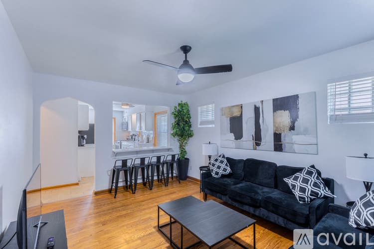 St. Louis House: 4974 Potomac St