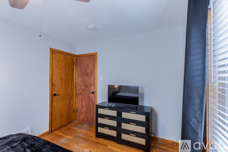 St. Louis House: 4974 Potomac St
