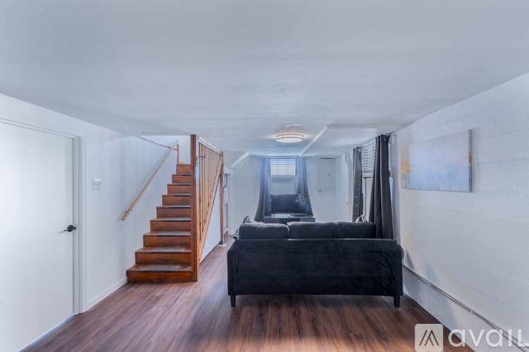 St. Louis House: 4974 Potomac St