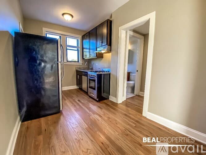 Chicago Apartment: 4038 N Ashland Ave