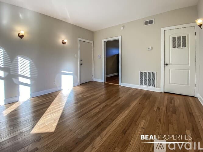Chicago Apartment: 4038 N Ashland Ave