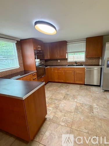 Largo House: 114 Lake Avenue Southeast