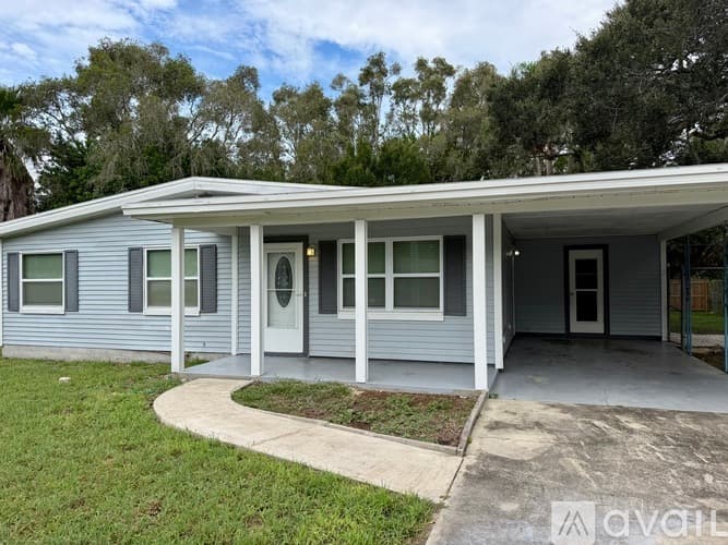 Largo House: 114 Lake Avenue Southeast