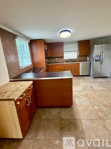 Largo House: 114 Lake Avenue Southeast