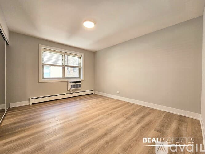 Chicago Condo: 452 W Oakdale Ave
