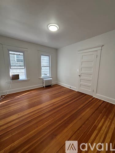 Bridgeport Apartment: 26 Victory St