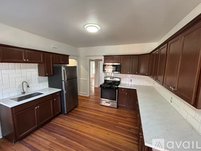 Bridgeport Apartment: 26 Victory St