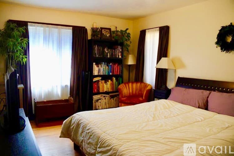 San Carlos House: 351 Cedar Street