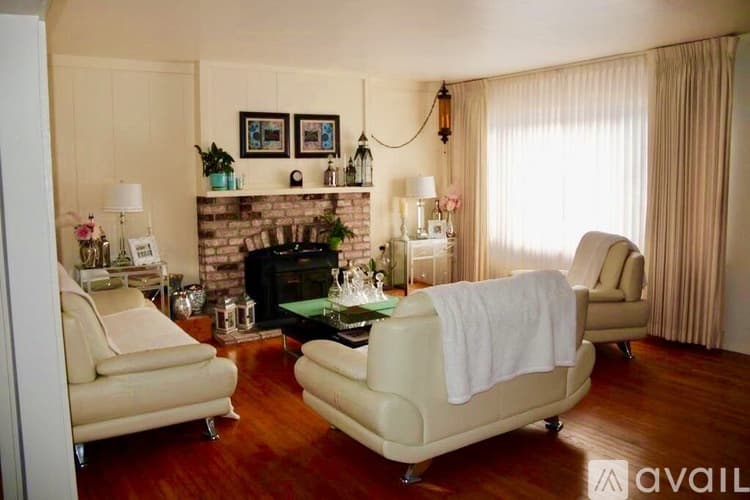 San Carlos House: 351 Cedar Street