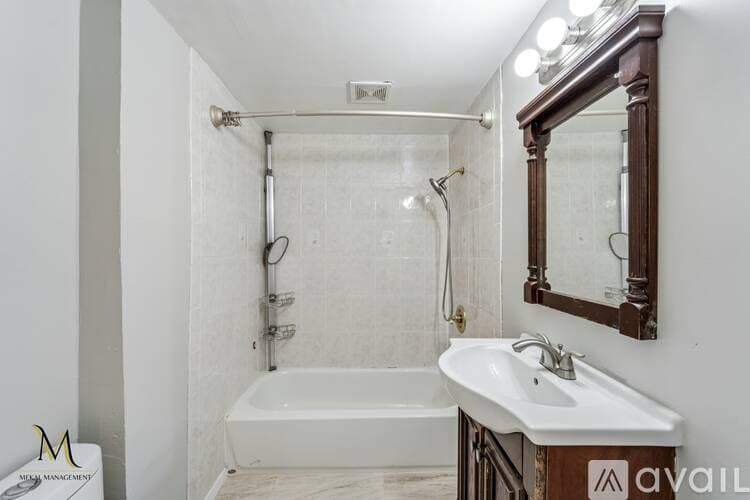 Springfield Apartment: 46 Talcott Ave
