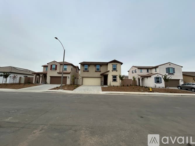 Menifee House: 27267 Sitar Circle