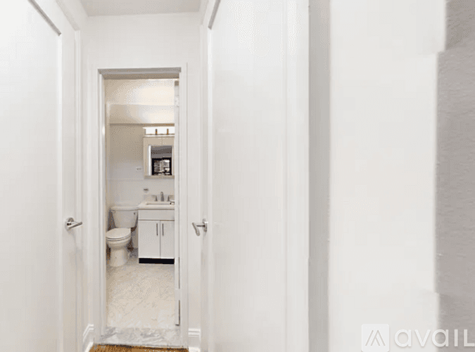 New York Apartment: 92 5th Ave