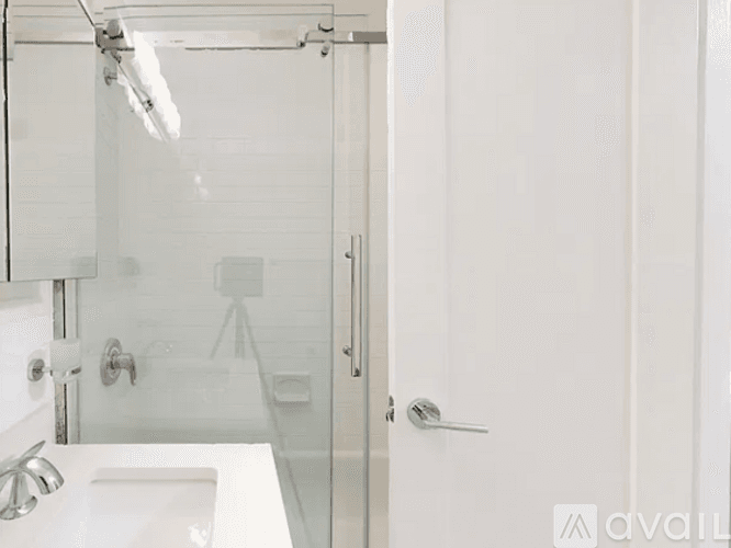 New York Apartment: 92 5th Ave
